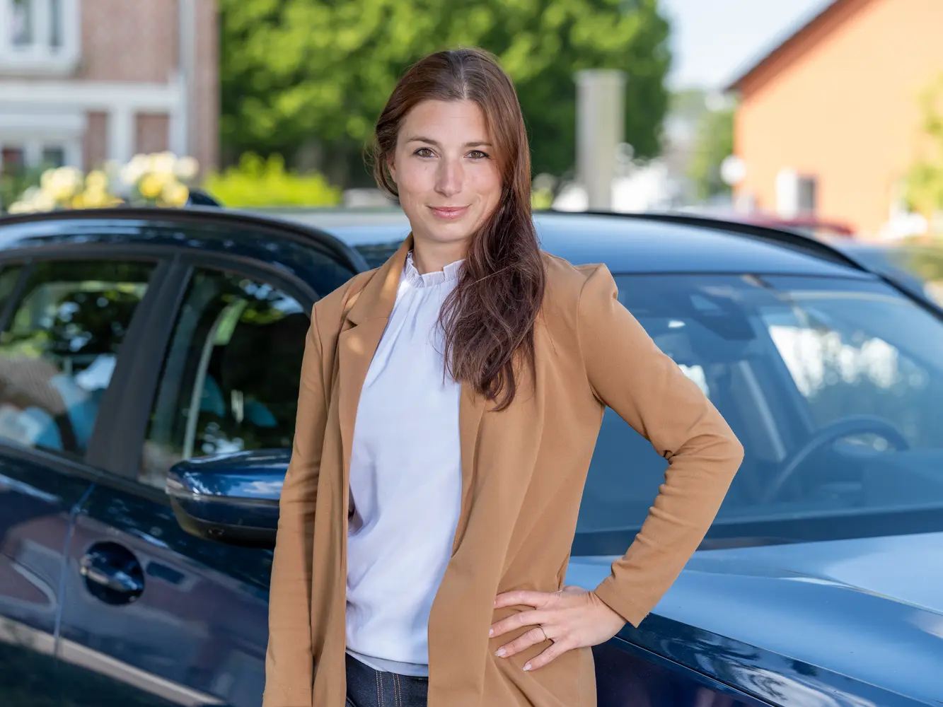 Heel Außendienstmitarbeiterin Cristina Kysely unterwegs zu Apothekenkunden.