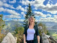 Sandra Spissinger beim Wandern im Schwarzwald.